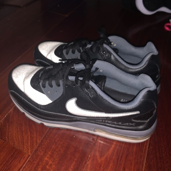 Nike Air Athletic Sneakers - Picture 3 of 6